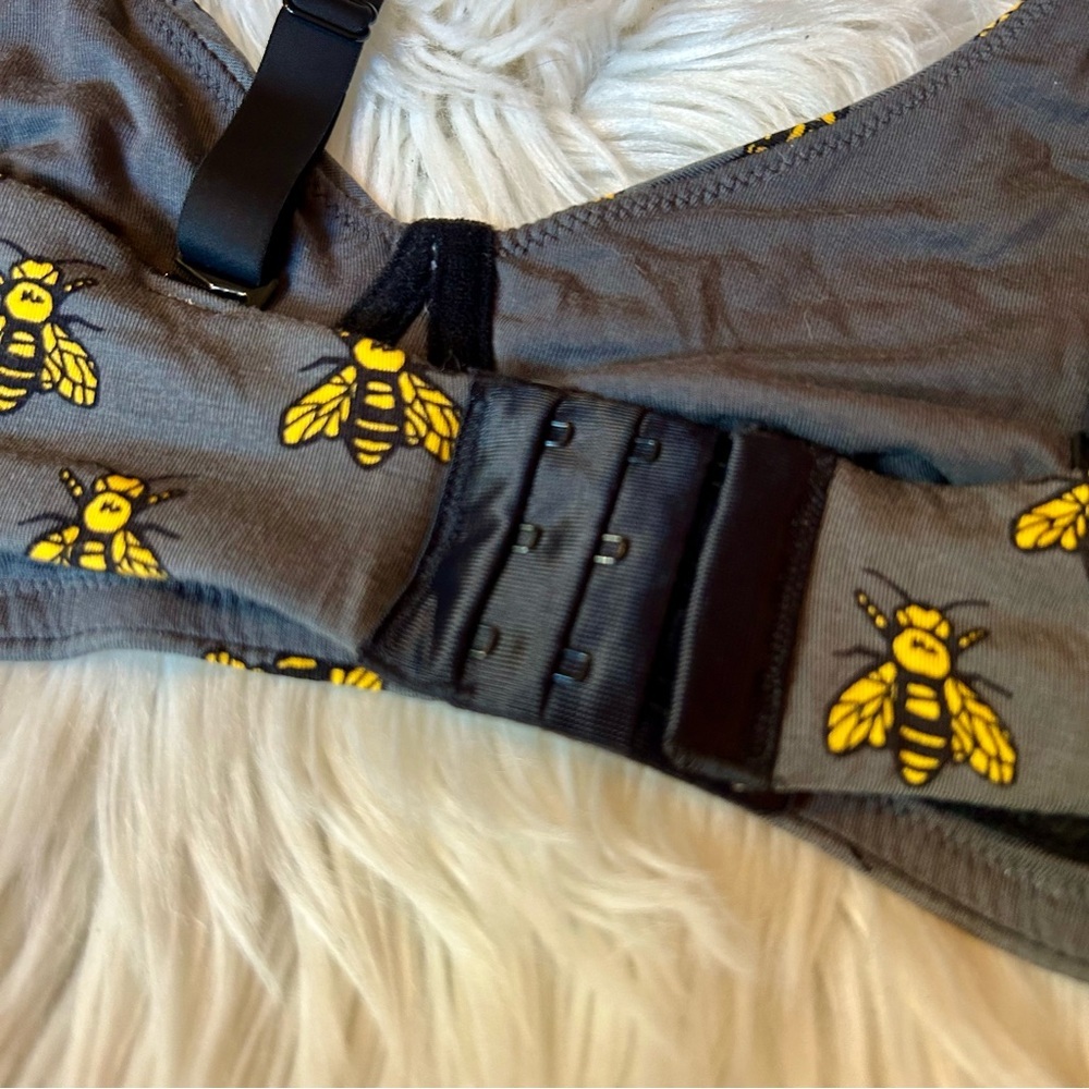 Me Undies - UltraModal™ FeelFree Longline‎ Bralette - Grey Bees - Picture 4 of 5
